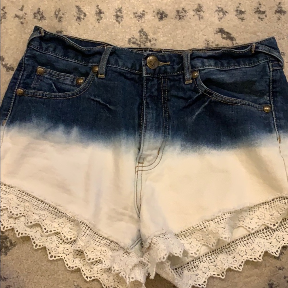 Free people High wasted cut off shorts size 28